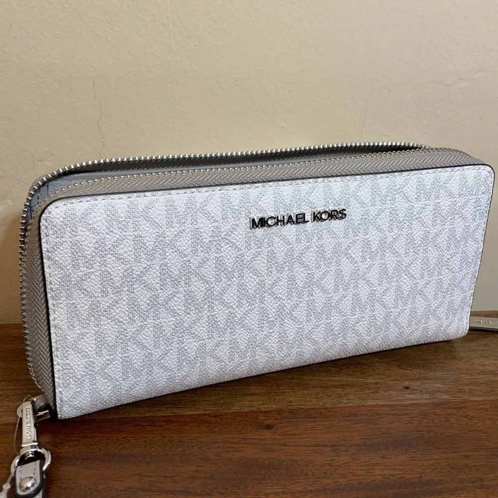Michael Kors continental wallet large zip around